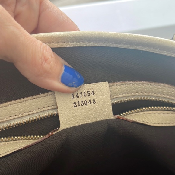 Gucci Cream Leather Handbag w/ Gold Charms- EUC - Picture 11 of 15